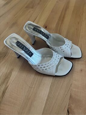 Vintage Prevata Size 6 Heels